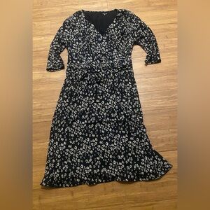 Garnet Hill Black and Cream Long Sleeve Dress